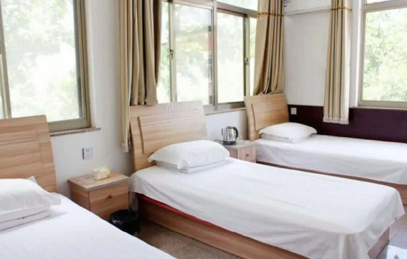 Kai Shun Hotel - Image 1