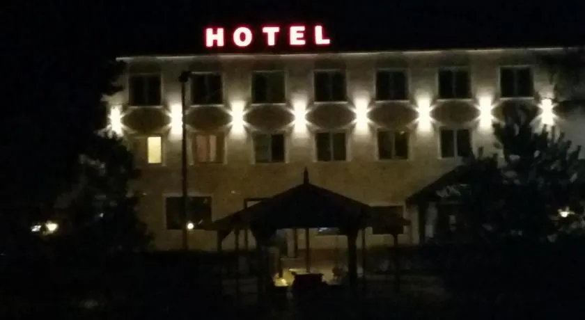 Hotel Gościniec - Image 1