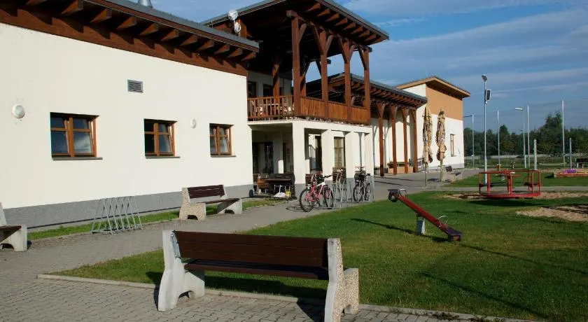 Sportovní areál Horní Počaply - Image 1