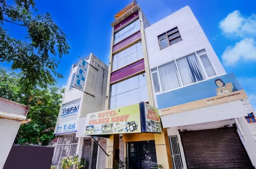 Hotel Golden Roof - Image 1