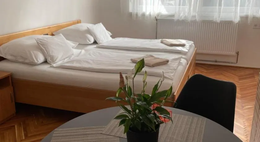 Bogoly Apartman - Image 1