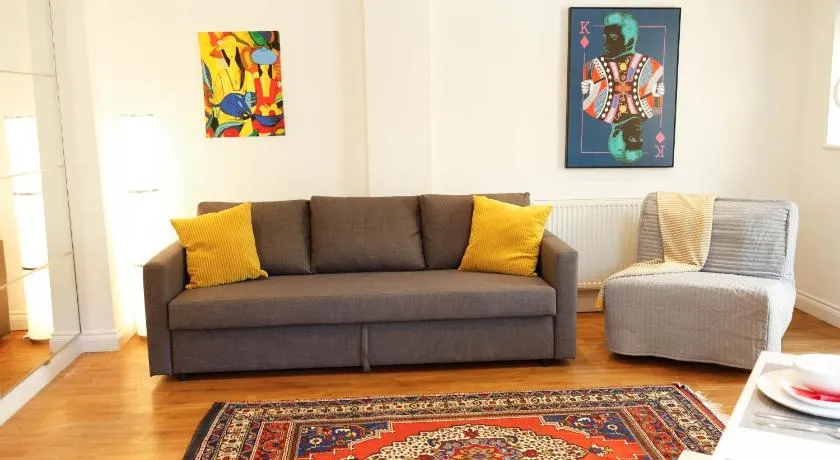 F3 New Flat in Central London - Image 1