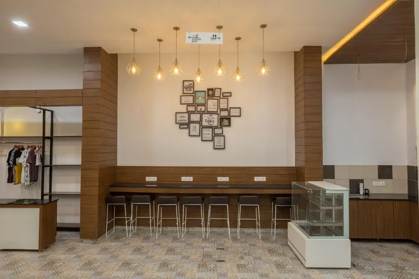 Hotel Seyon Plaza - Image 1