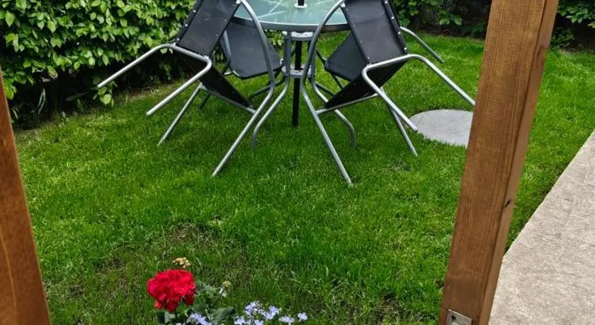 Apartmán v Královském Údolí s předzahrádkou - Image 1