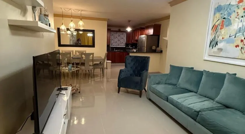 Modern, cozy apartment with Wi-Fi & parking - Image 1