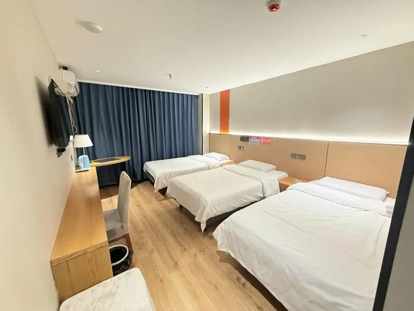 Intercity Premium Hotel - Image 1