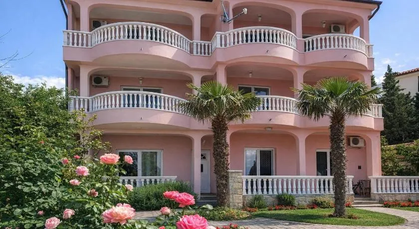 Pool Apartments Novi Vinodolski - Image 1
