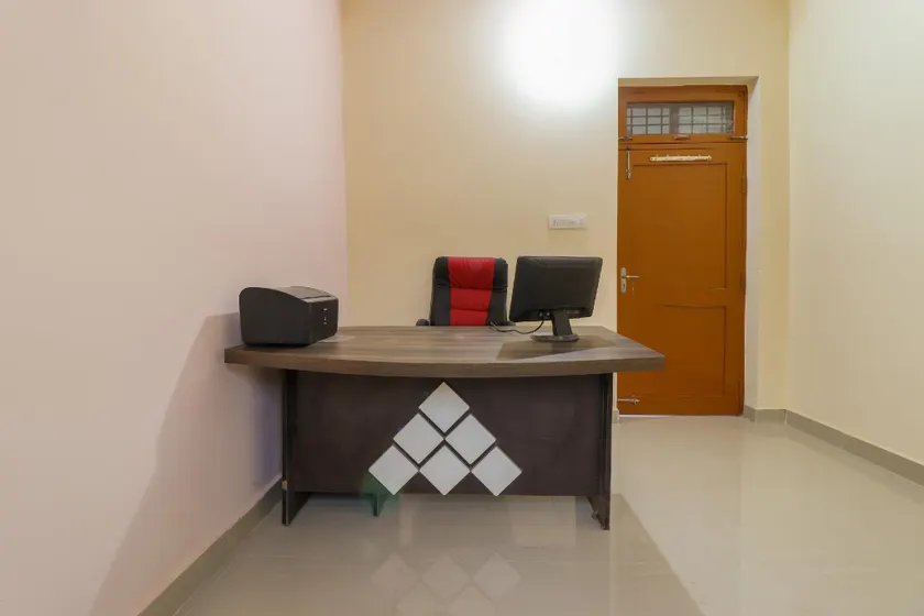 Hotel O Devine - Image 1