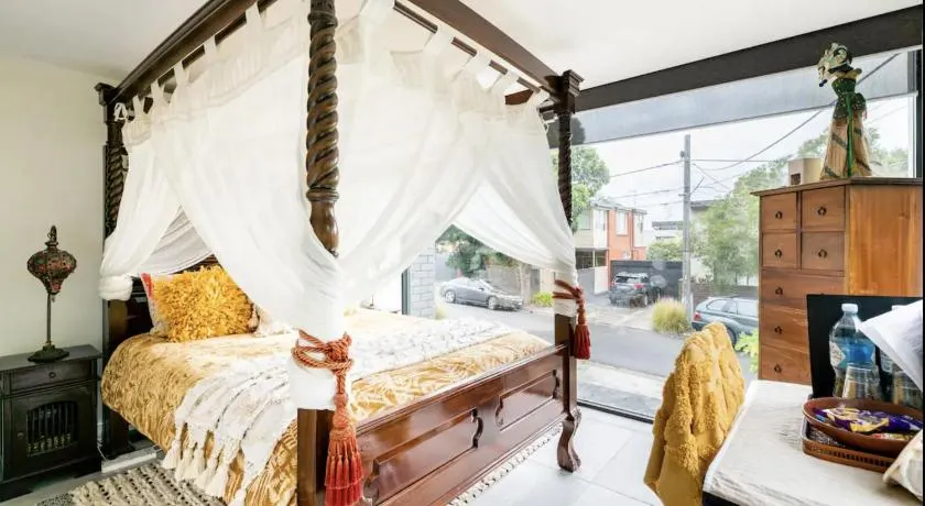 Bayside Boutique Retreat- Black Rock, Melbourne. - Image 1