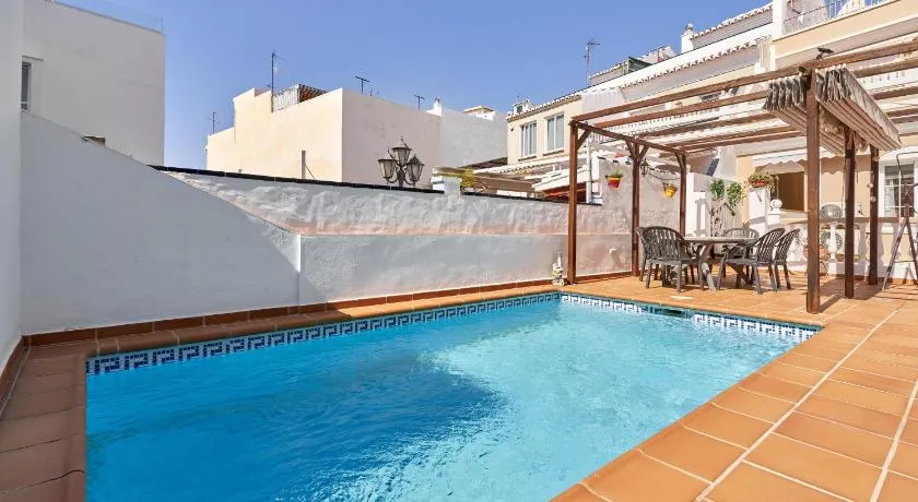 Vivienda con piscina - Image 1