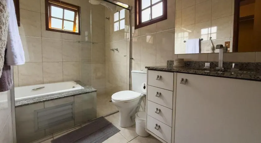 Espaço gourmet e home-office na Granja Viana - Image 1