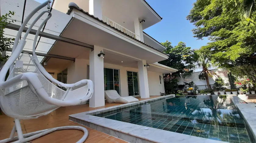 Family Villa w Saltwater & Kids Pool - Image 1