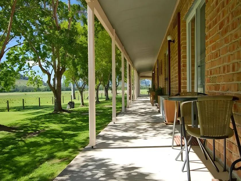 Gloucester Country Lodge Motel - Image 1
