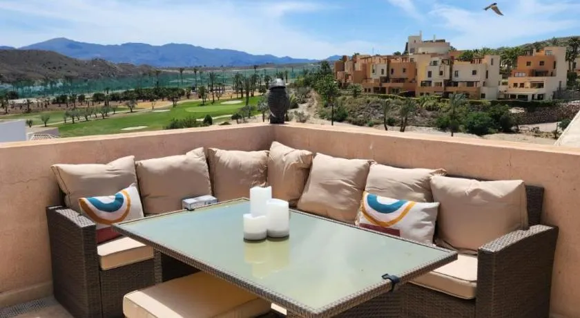 Ático esquinero con preciosas vistas al Valle del Este Golf con piscina comunitaria! - Image 1