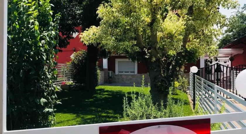 B&B Red Village - Image 1