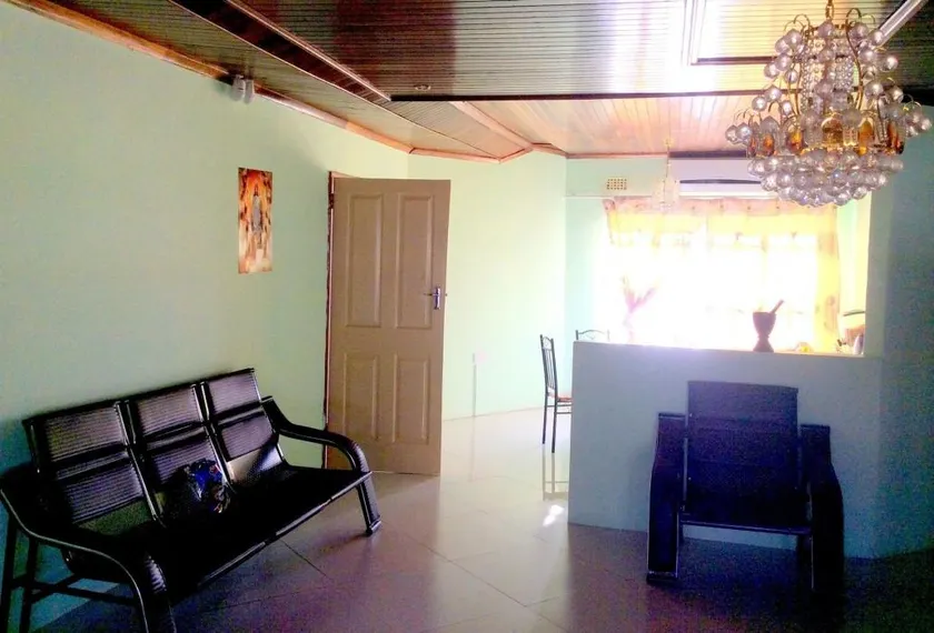 Sharon Avenue Guesthouse - Image 1