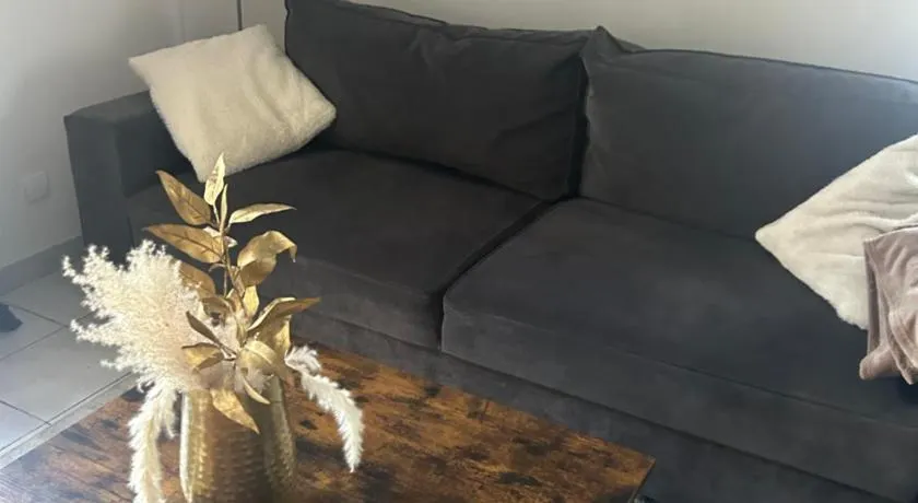 Cosy house studio - Image 1