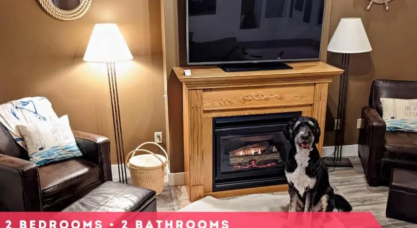 Dog-Friendly Canal Park Condo Hot Tub Pool - Image 1