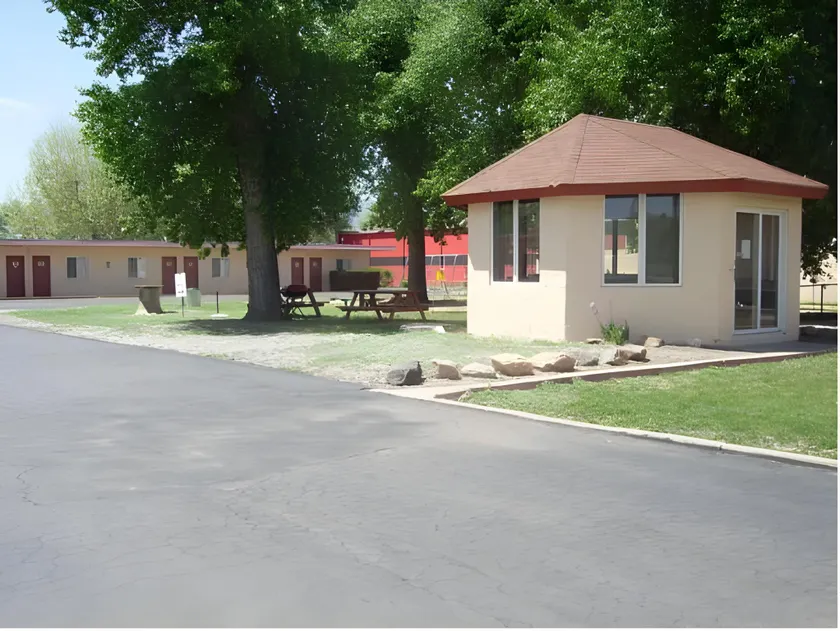 Travel Inn - Image 1