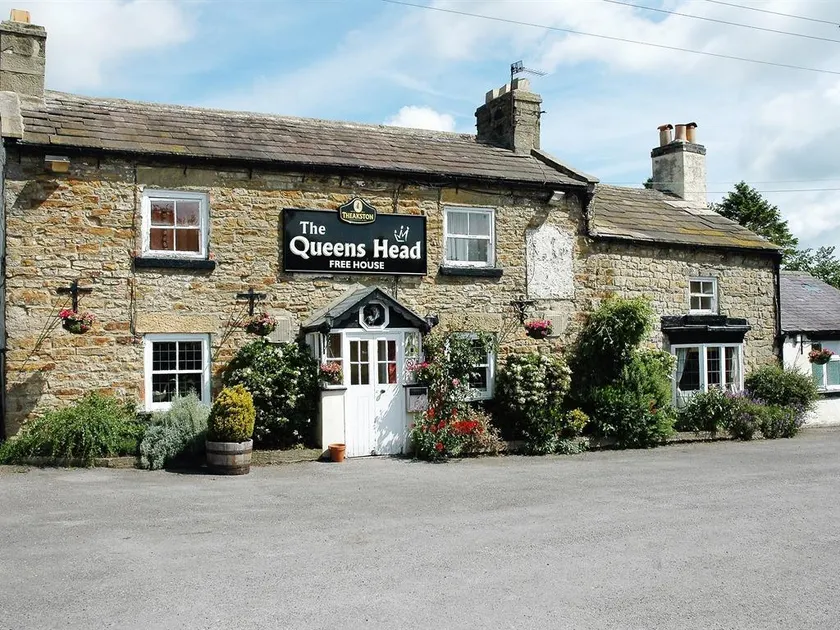 Queens Head - Image 1