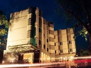 Hotel Arif Castles - Image 1