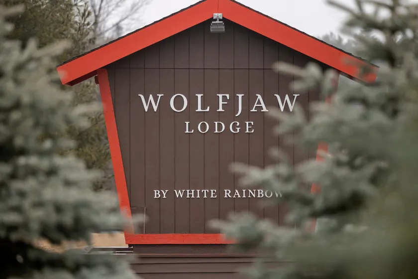 Wolfjaw Lodge - Image 1