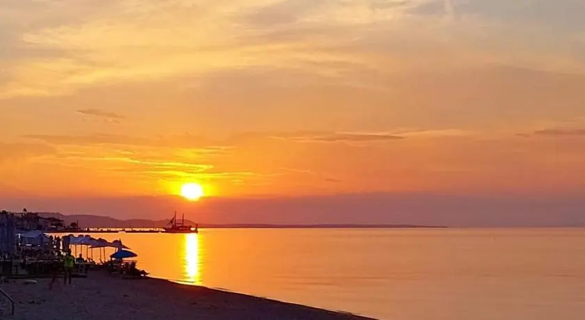 Sunset studio - Image 1