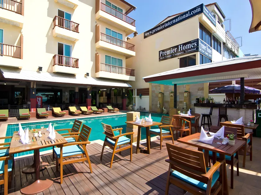 Sarita Chalet Beachfront Hotel - Image 1