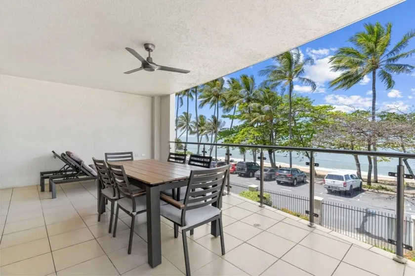 Beachfront Beauty Trinity Beach - Image 1