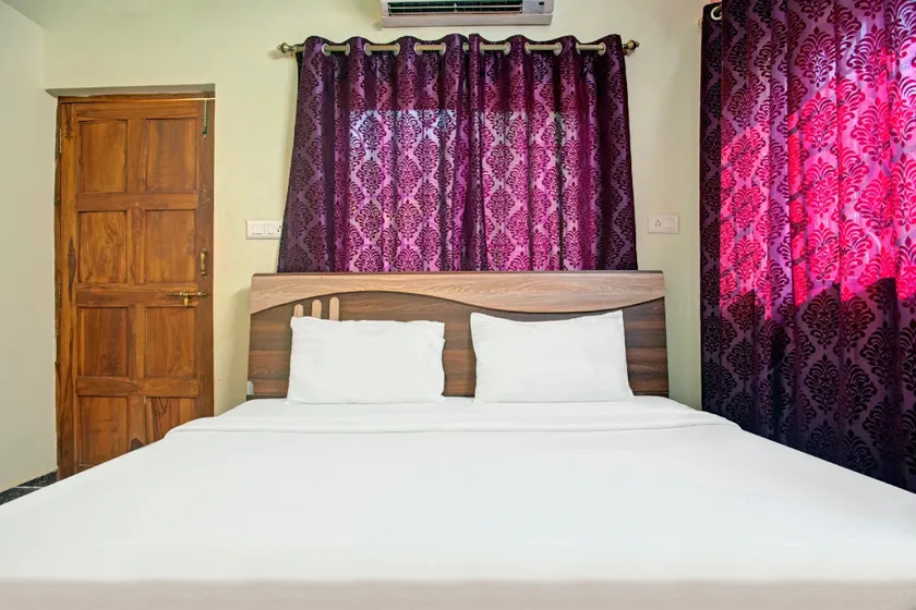 OYO Home 79948 Ganga Laksh 4 BHK Villa Nerul - Image 1