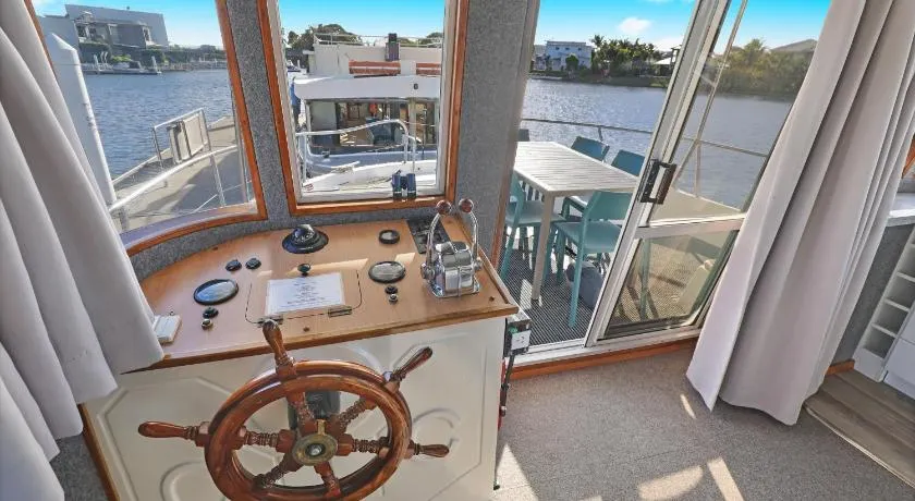 Caloundra Houseboats - Image 1