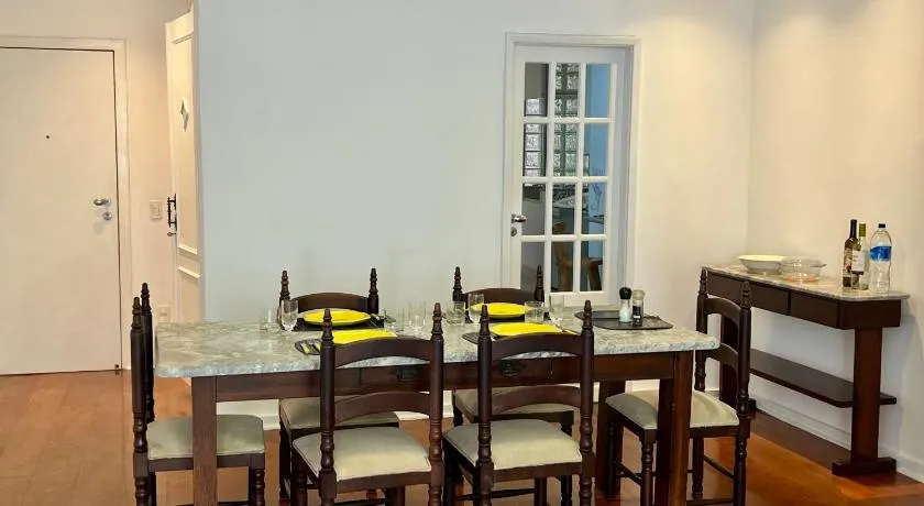 Leme de frente para o mar na Quadra Gourmet da Atlântica - Image 1