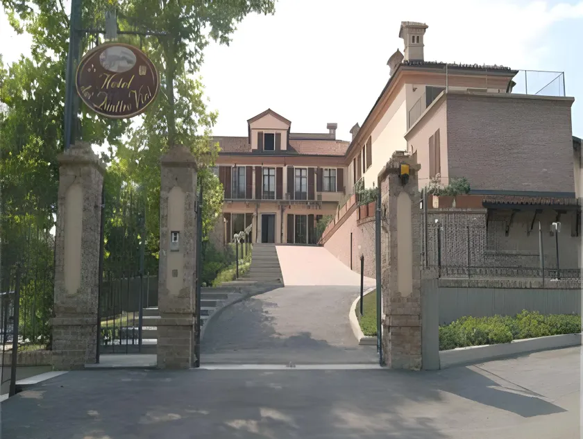 Hotel Villa Lauri - Image 1