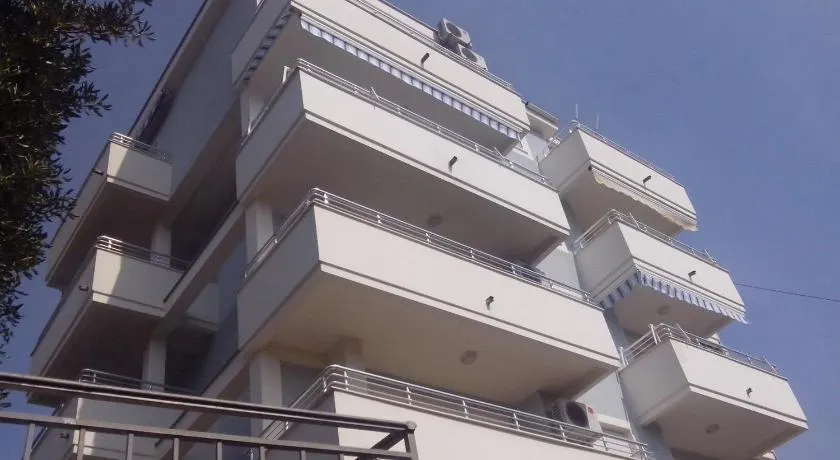 Location Apartments - Image 1
