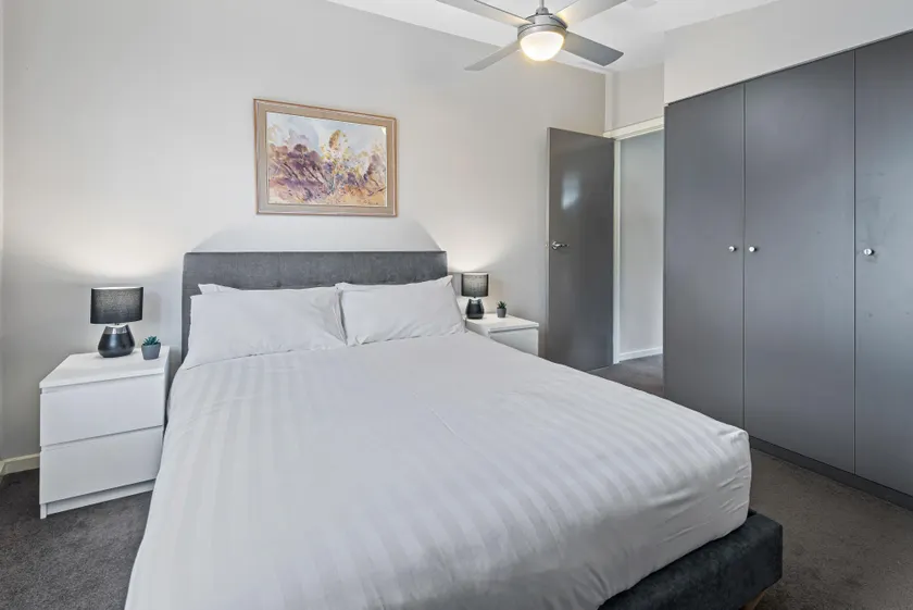 Convenient Bayside Living at the Edge of the City - Image 1