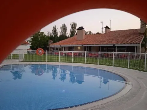 Bungalows Zaragoza Camping - Image 1