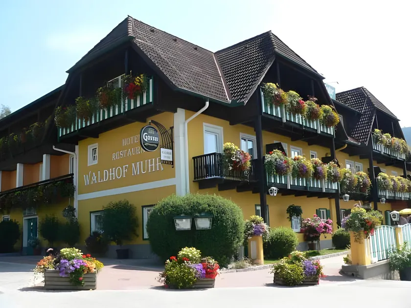 Hotel Muhr - Image 1