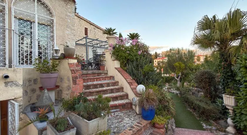 Studio indépendant en villa Calme, Jardins et Piscine à 5 min de la Mer - Image 1