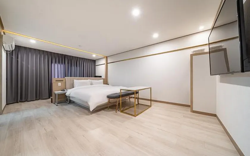 Geojedo Jangseungpo Hotel Pause - Image 1