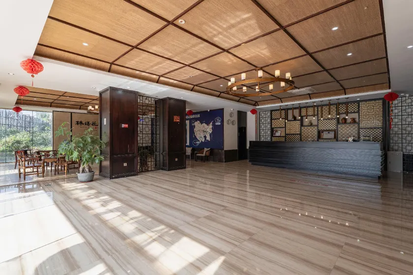 Linyu Huaxi Hot Spring Holiday Hotel - Image 1