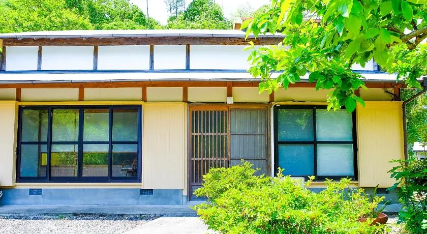 四万十川まで歩いて行ける 一棟まるっと貸し切りの宿 gu - Image 1