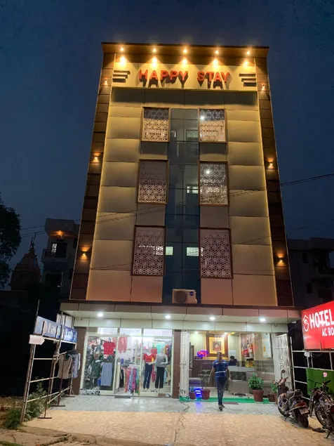 Hotel Happy Stay - Image 1