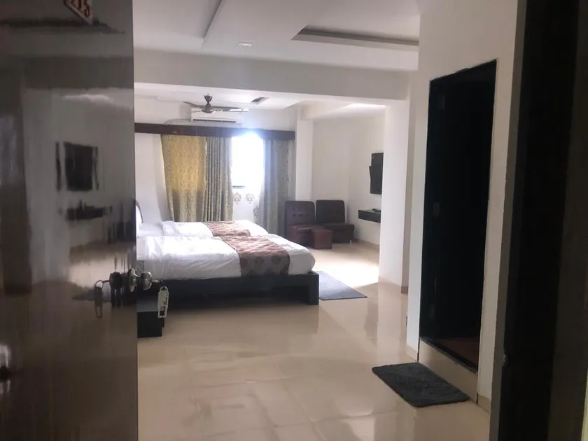 Hotel Anand Inn - Image 1