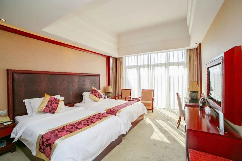 Huitang Zilongwan Hot Spring Holiday Hotel - Image 1