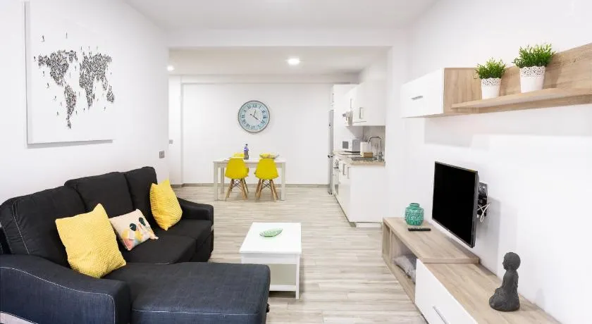 Apartamentos Los Laureles - Image 1