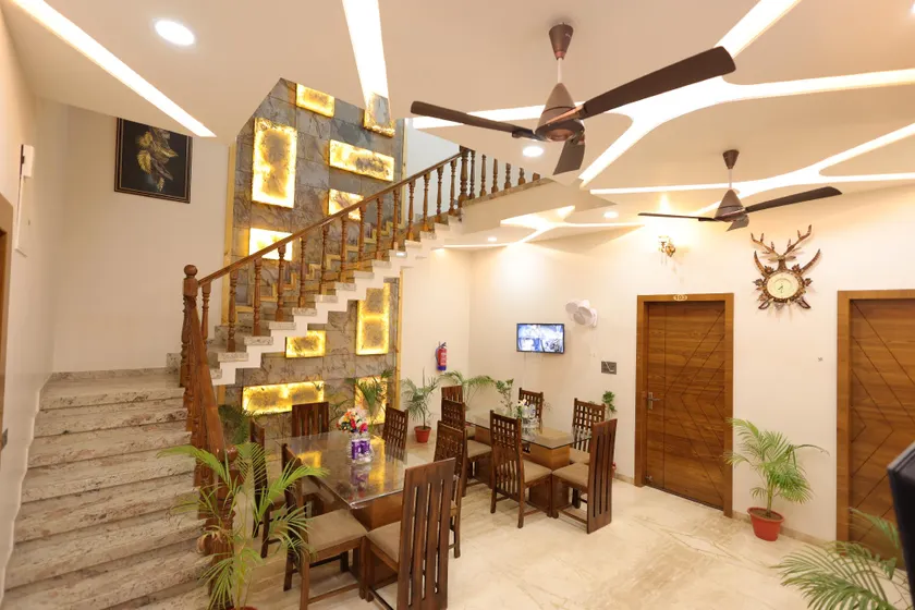 Amritam Palace A Luxury AC Home Stay - Image 1
