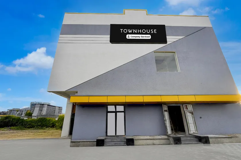 Super Townhouse Guduvancheri Junction Formerly Zafe Commercial - Image 1