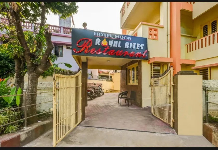HOTEL MOON - Image 1