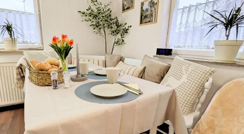 Ferienwohnung Kassel Kiwi Parkplatz Küche 1- 4 Personen EG Modern - Image 1