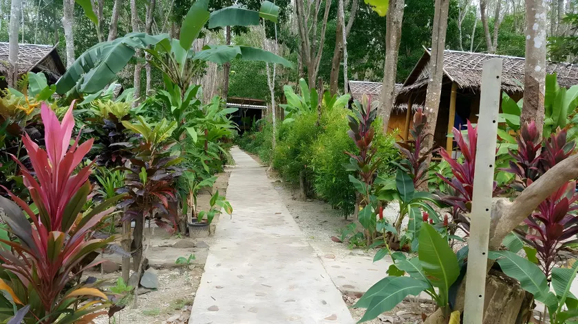 Lanta Maikeaw Bungalow - Image 1